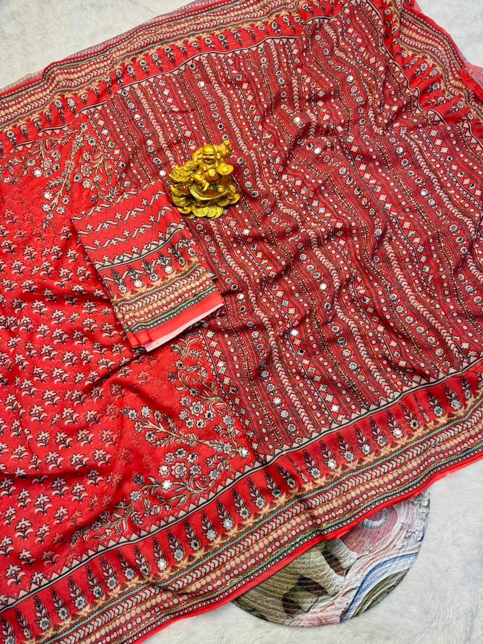 Viral georgette kareena kapoor saree