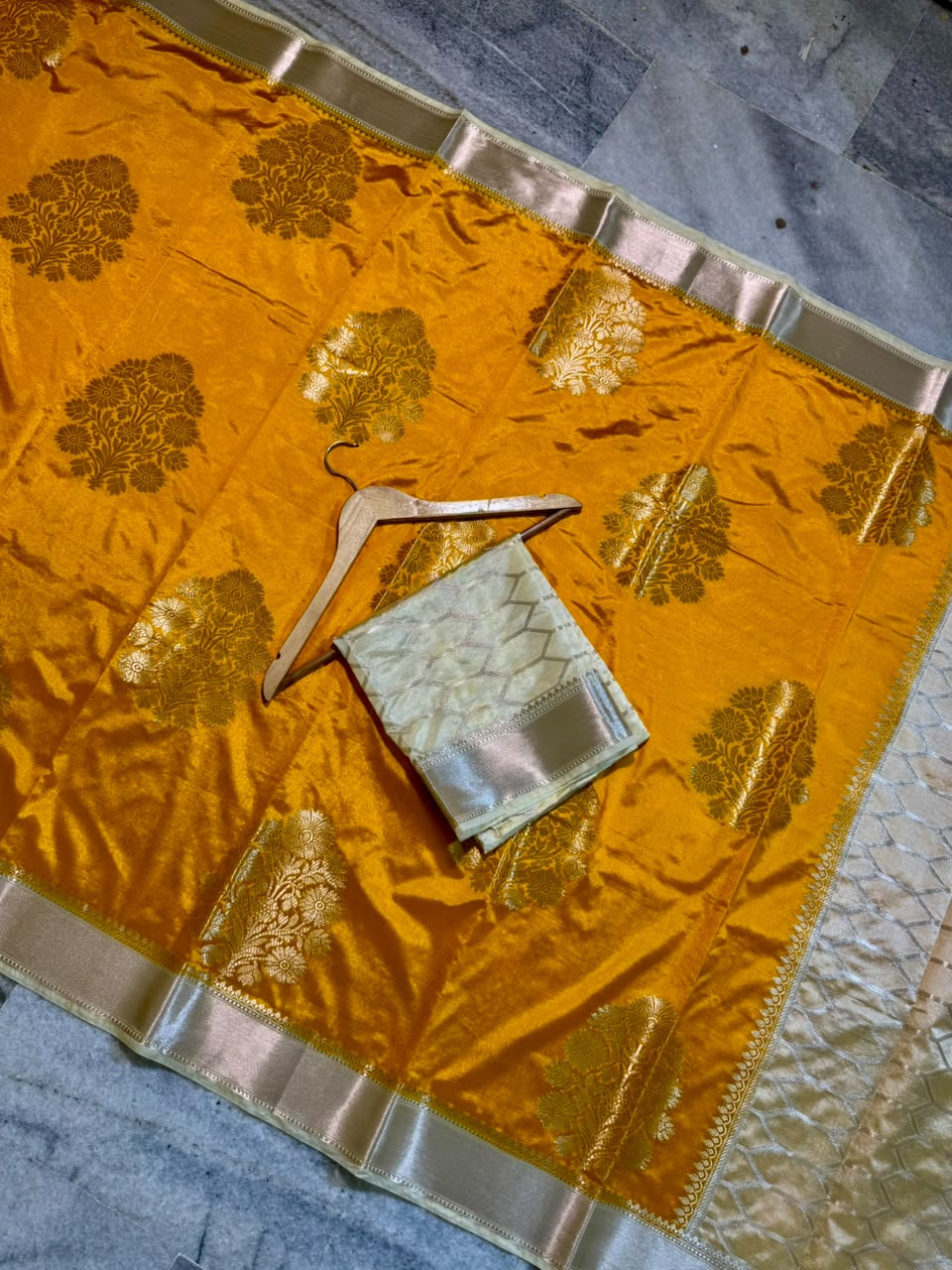 Banarasi katan silk fabric saree