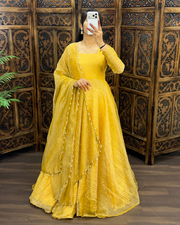 Salsa silk Gown with duppatta ✨