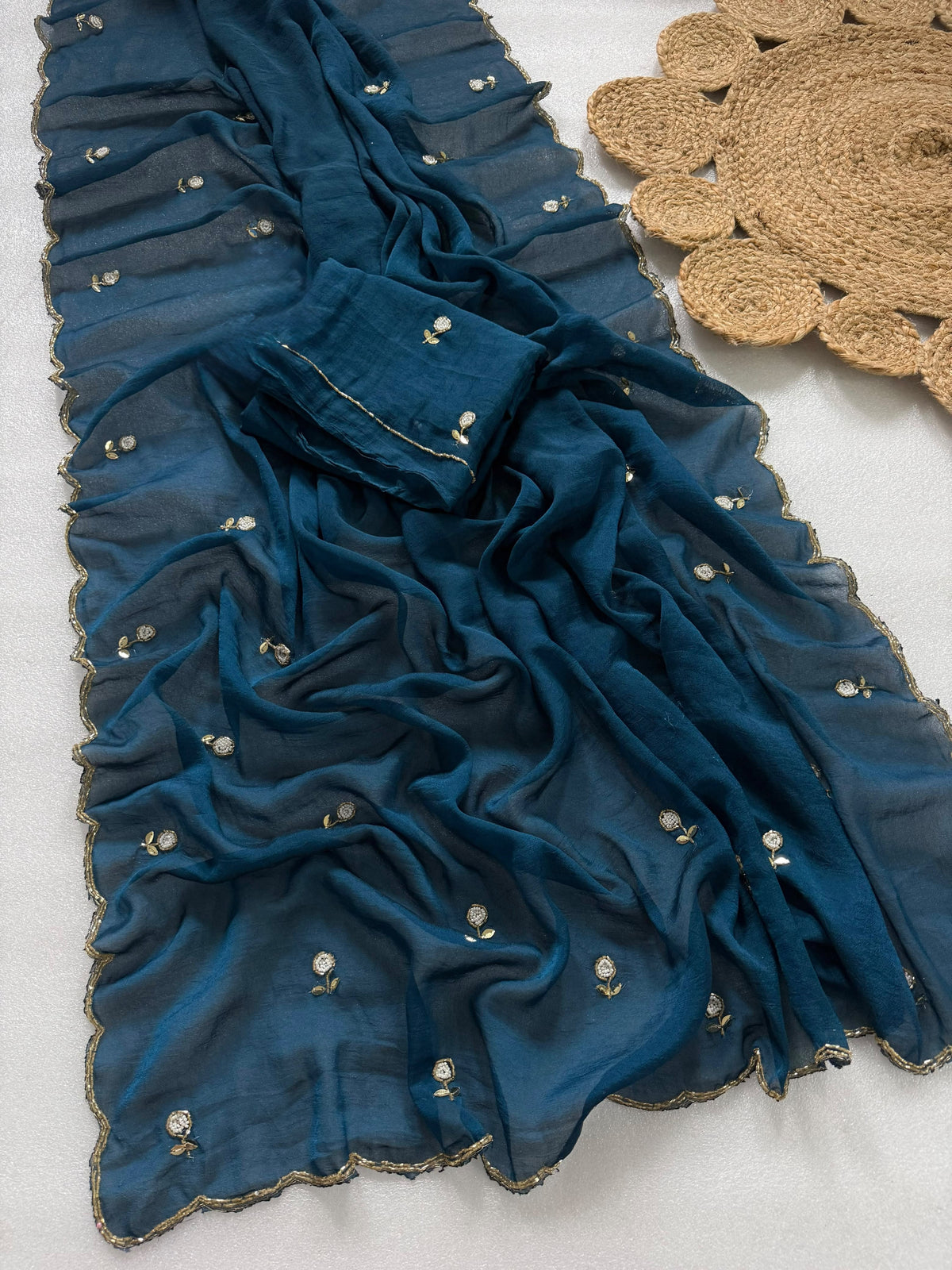Rangoli crush silk buti design saree ✨