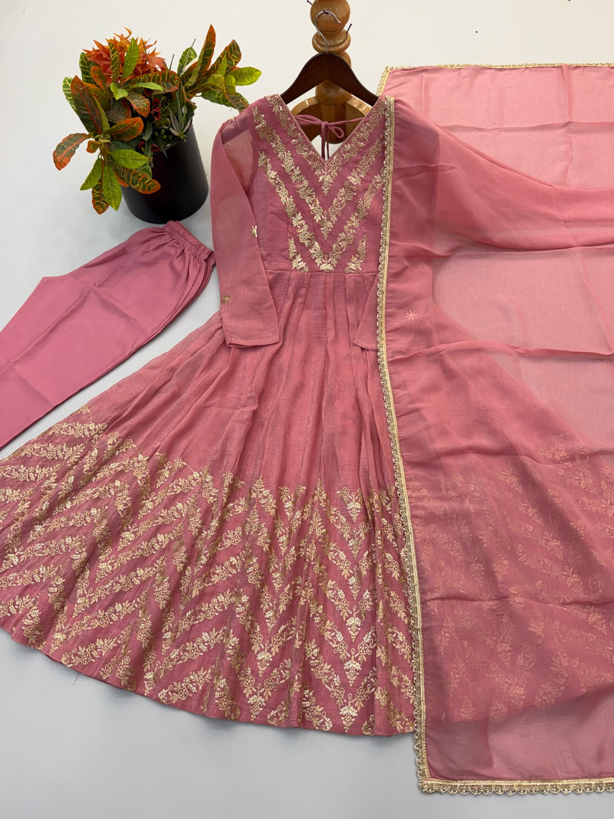 Crunchy silk anarkali suit ✨