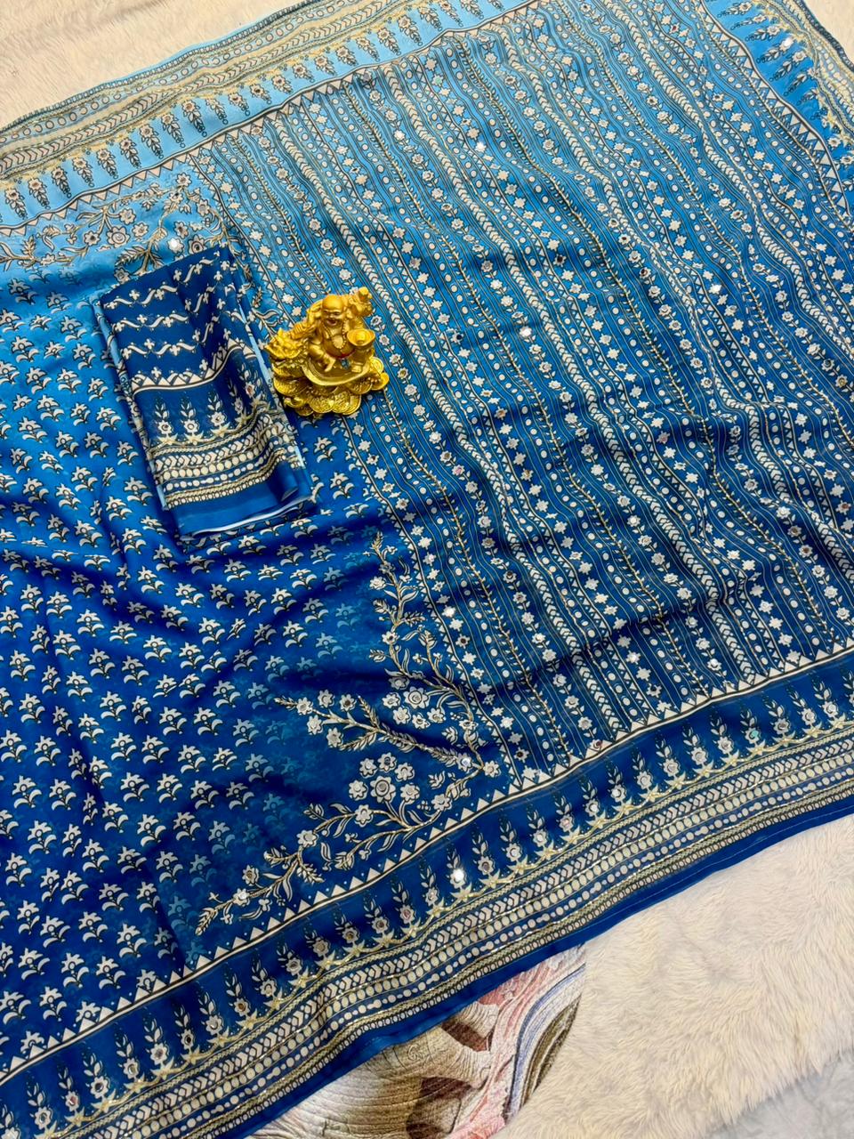 Viral georgette kareena kapoor saree