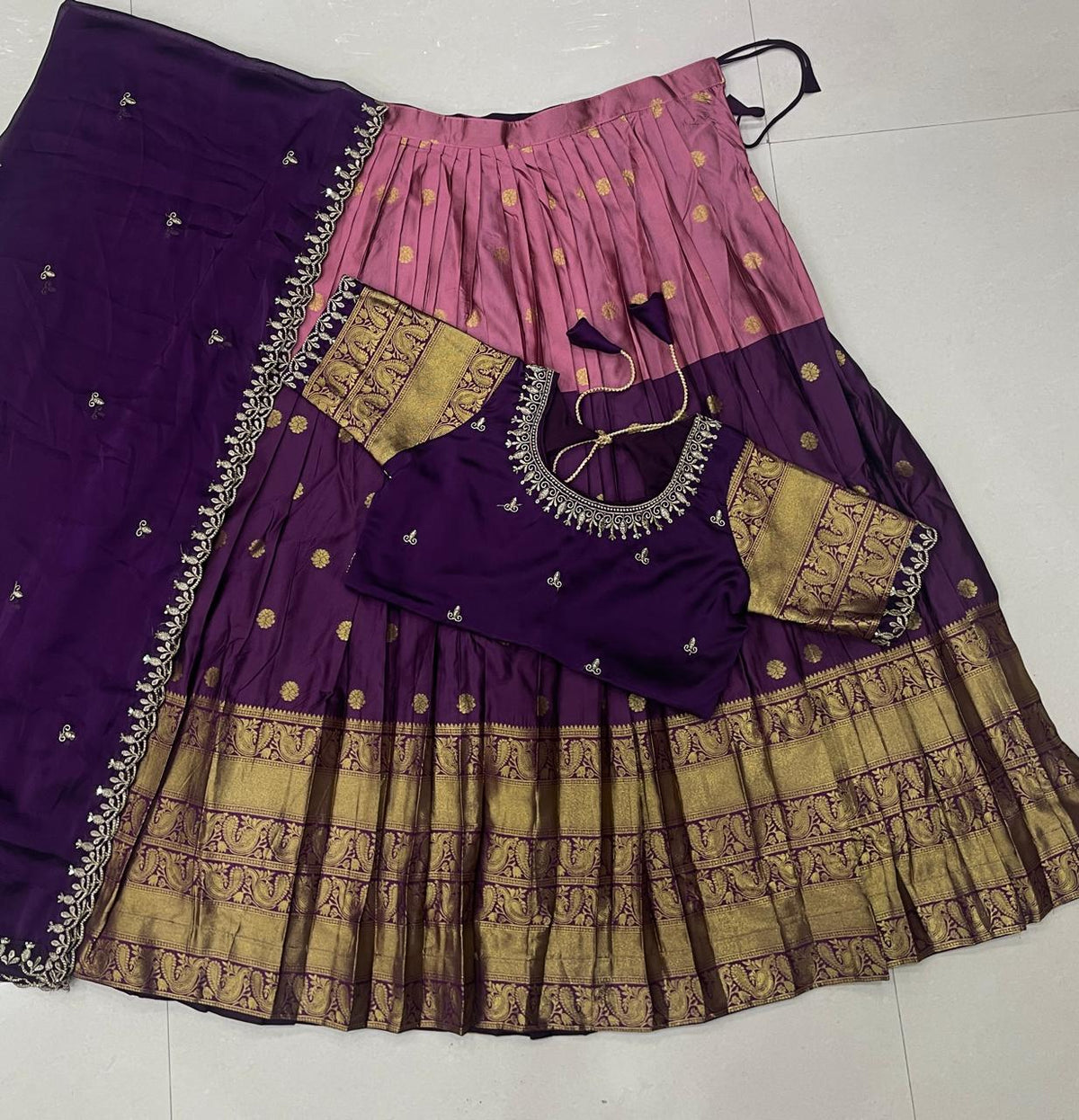 Kanjivaram silk fully stitched lehengas ✨