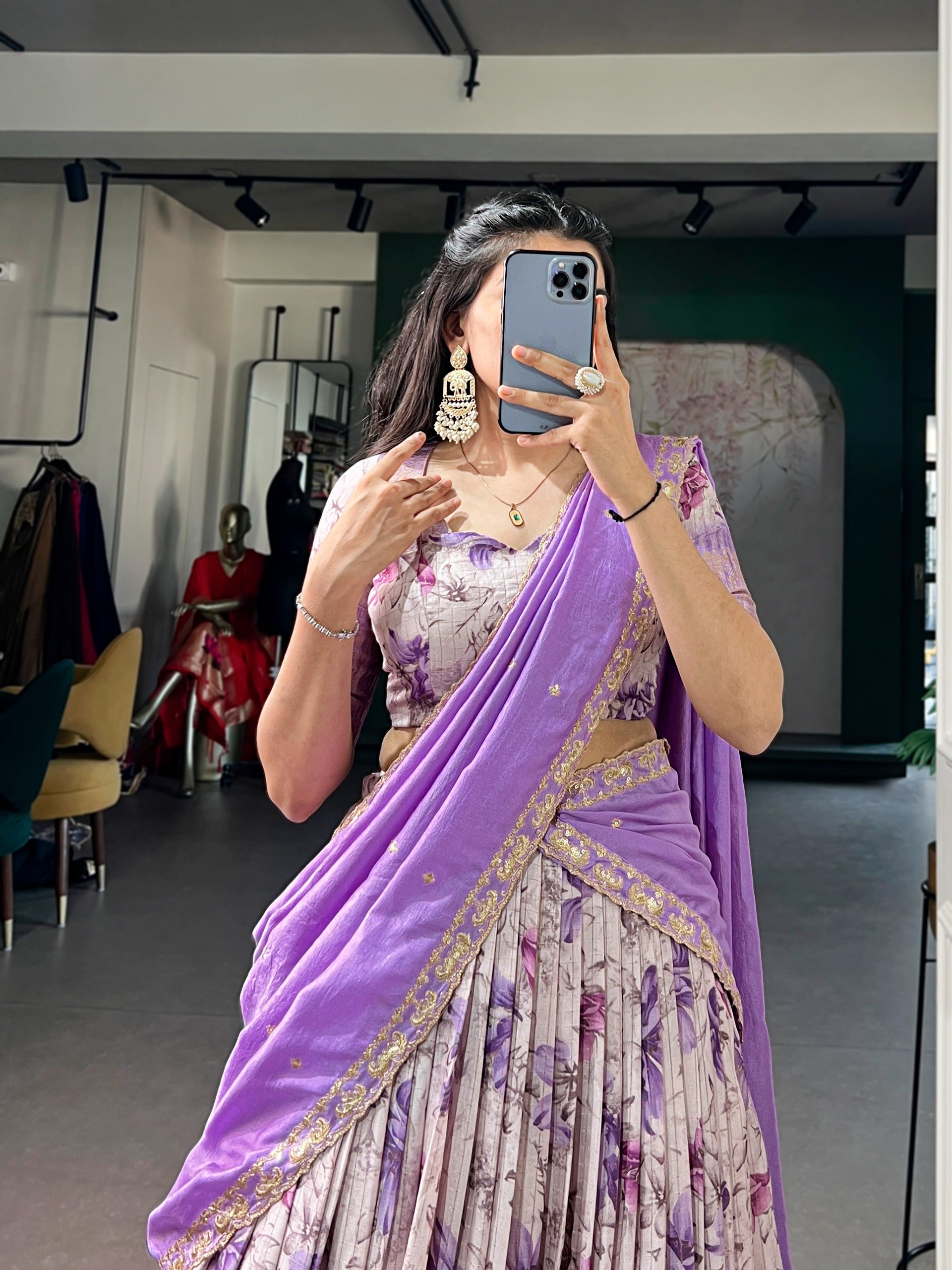 Elegant Dola checks floral 🌺 lehenga set