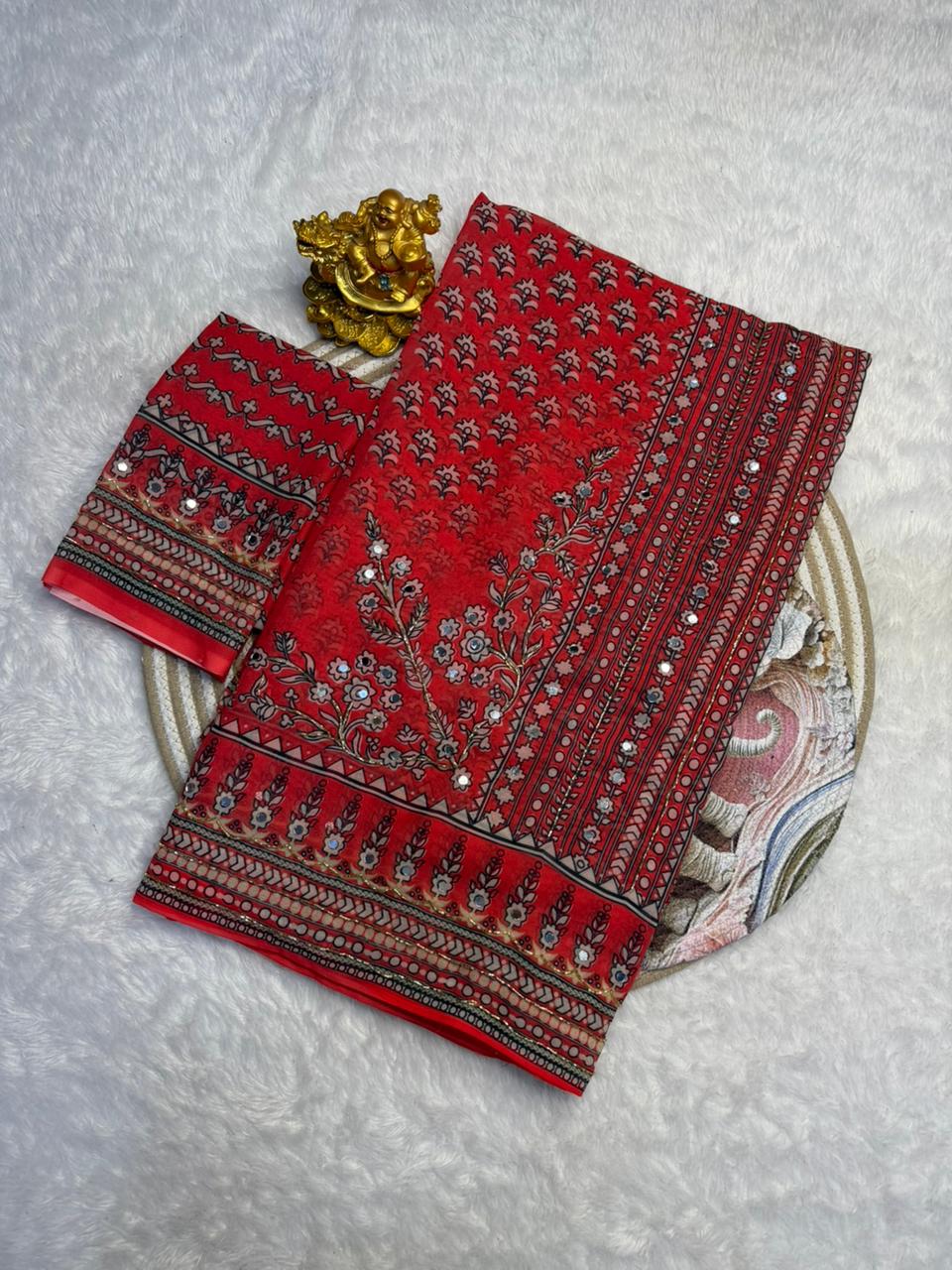 Viral georgette kareena kapoor saree
