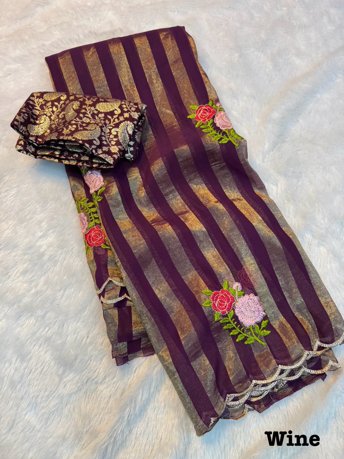 Crush saree with flower embroidery 🪡